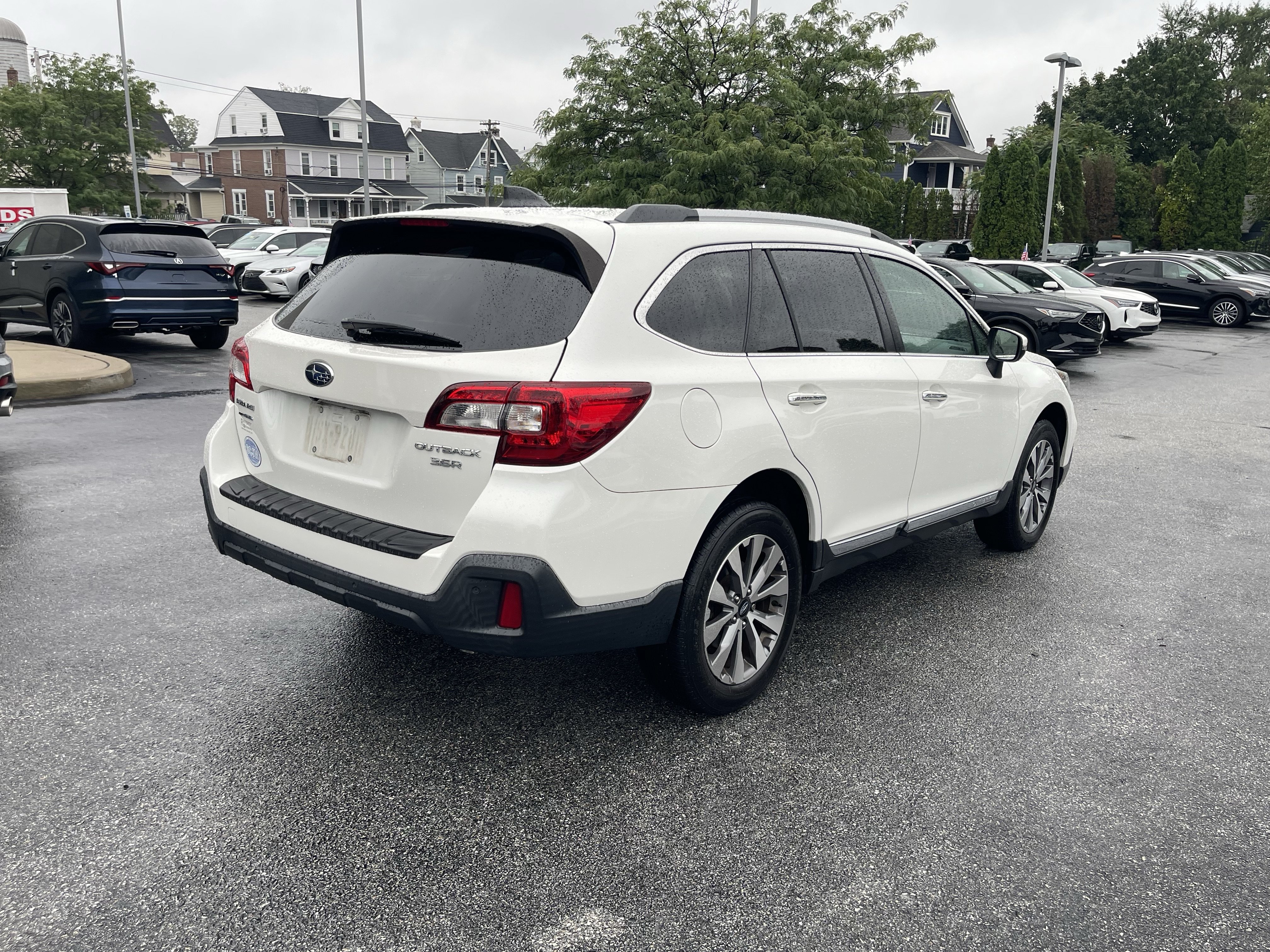 Used 2018 Subaru Outback 3.6R Touring AWD/4WD image 7