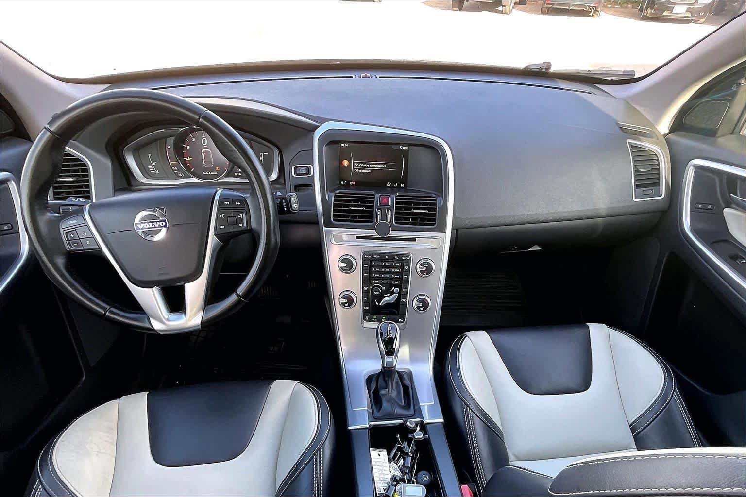 Used 2017 Volvo XC60 T6 Dynamic w/ Preferred Option Package AWD/4WD image 16