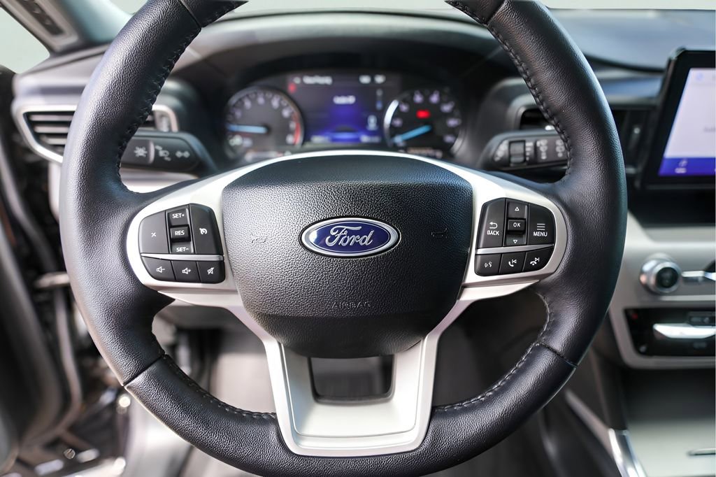 Used 2023 Ford Explorer XLT w/ Equipment Group 202A image 15