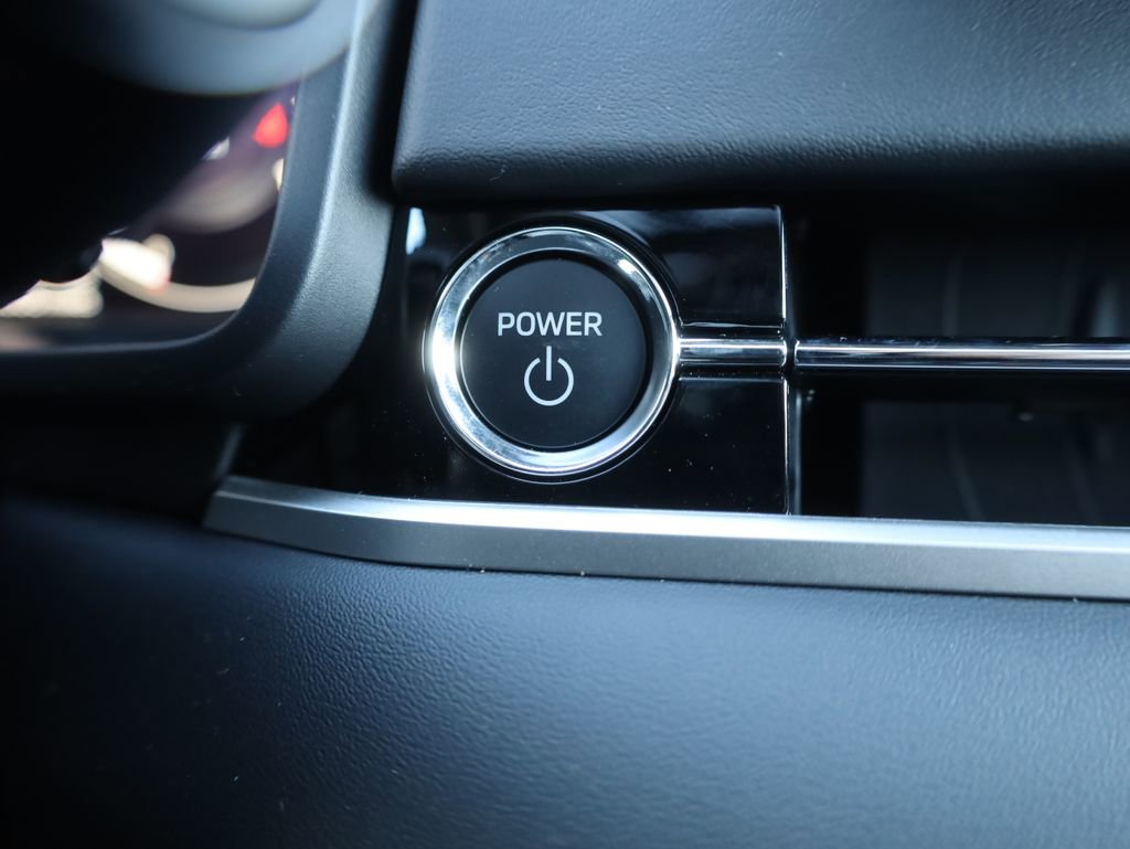 New 2025 Mitsubishi Outlander SE image 36