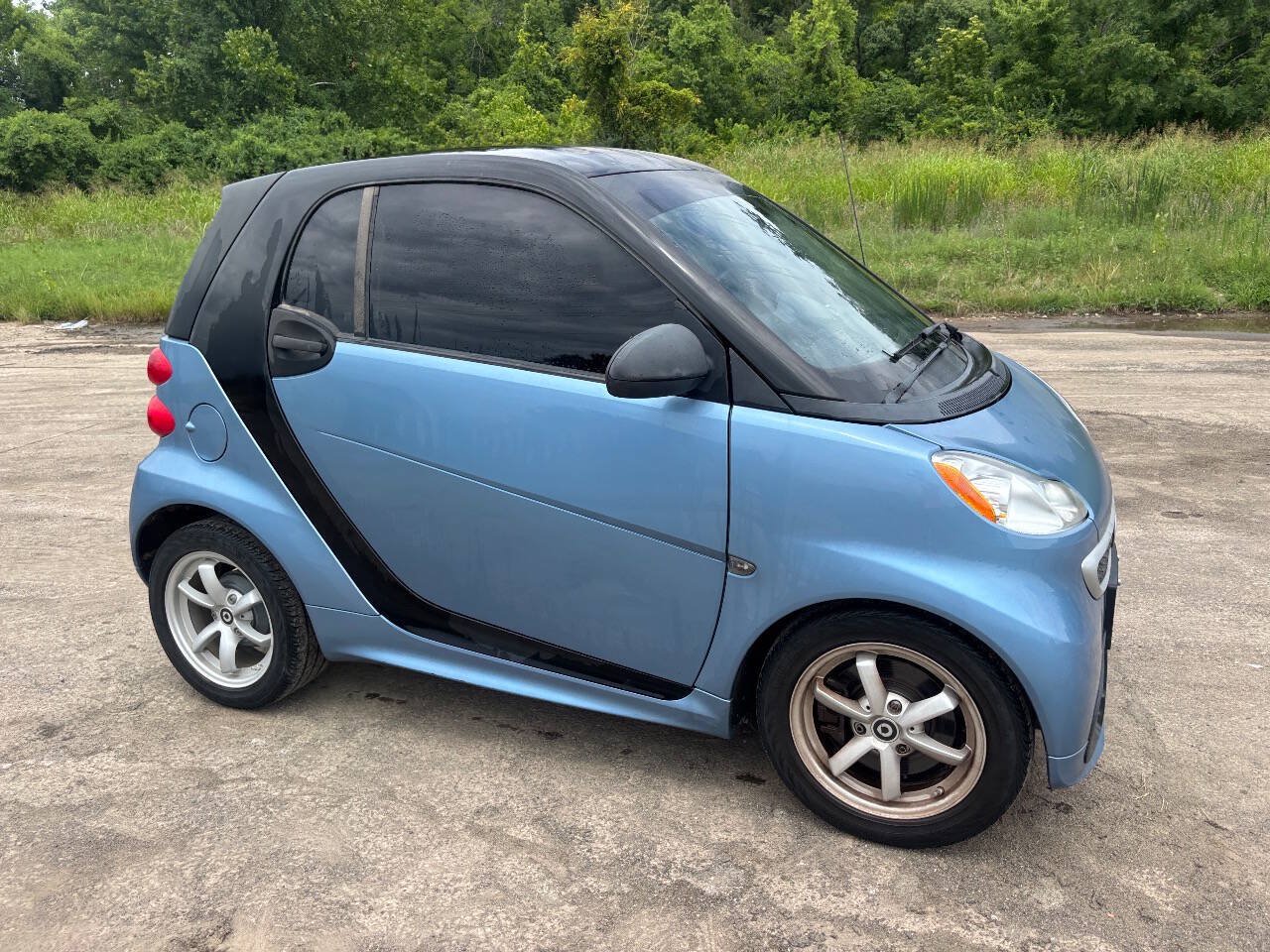 Used 2015 smart fortwo passion RWD image 5