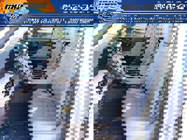 Used 2023 Lincoln Aviator Reserve w/ Class IV Trailer Tow Package image 12