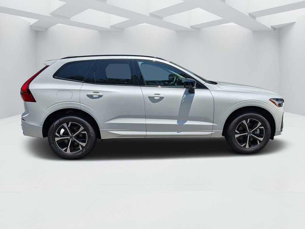 New 2026 Volvo XC60 B5 Core image 2