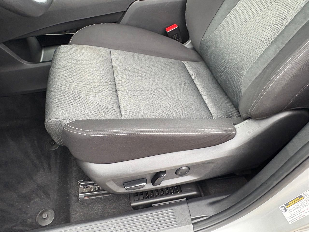 Certified 2024 Nissan Rogue SV image 30