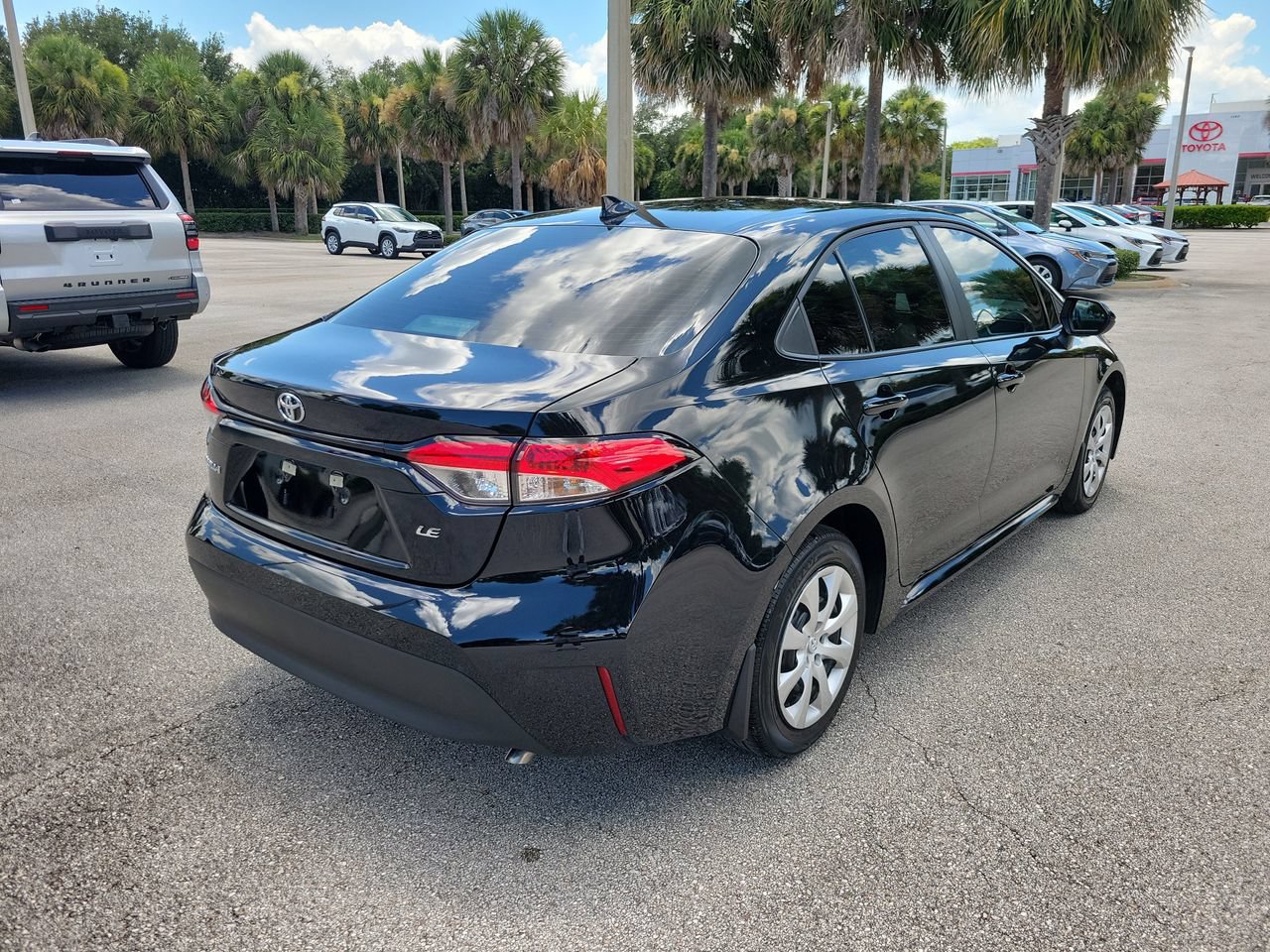 Used 2026 Toyota Corolla LE FWD image 3