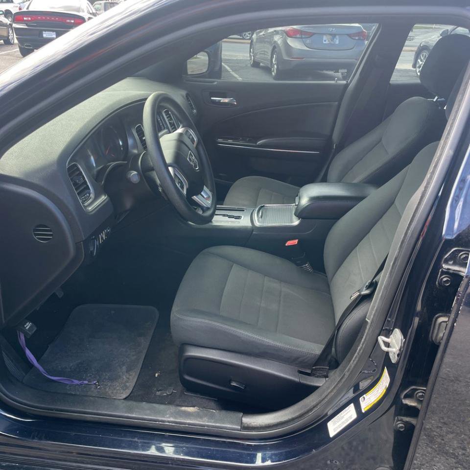 Used 2011 Dodge Charger SE RWD image 11