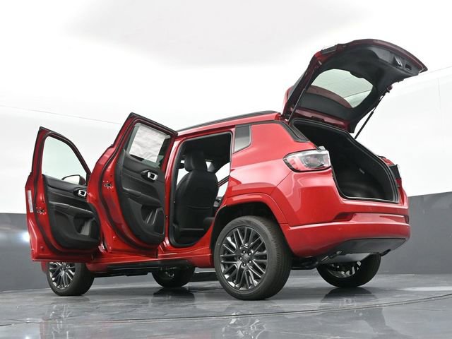 Used 2024 Jeep Compass Limited image 63