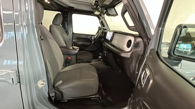 Used 2024 Jeep Wrangler Unlimited w/ Convenience Group AWD/4WD image 28