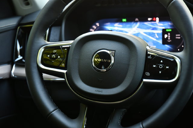 New 2026 Volvo XC90 T8 Plus w/ Protection Package AWD/4WD image 22
