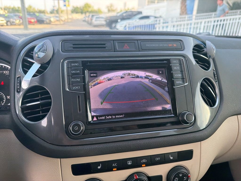 Used 2017 Volkswagen Tiguan S FWD image 17