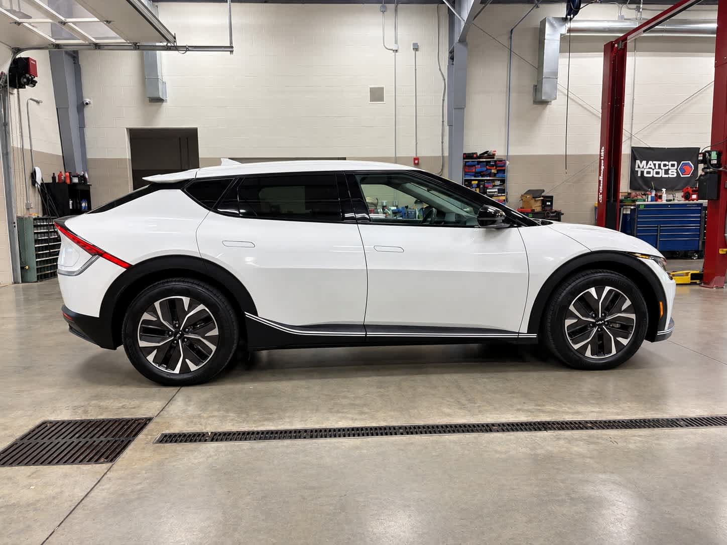 Used 2024 Kia EV6 Light AWD/4WD image 8