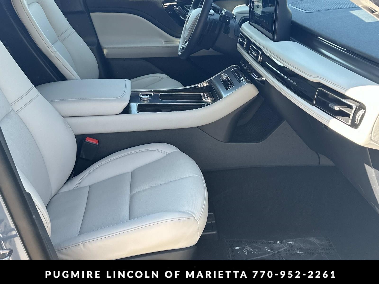 New 2026 Lincoln Aviator AWD image 13