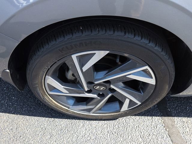 Used 2025 Hyundai Elantra Sport FWD image 9