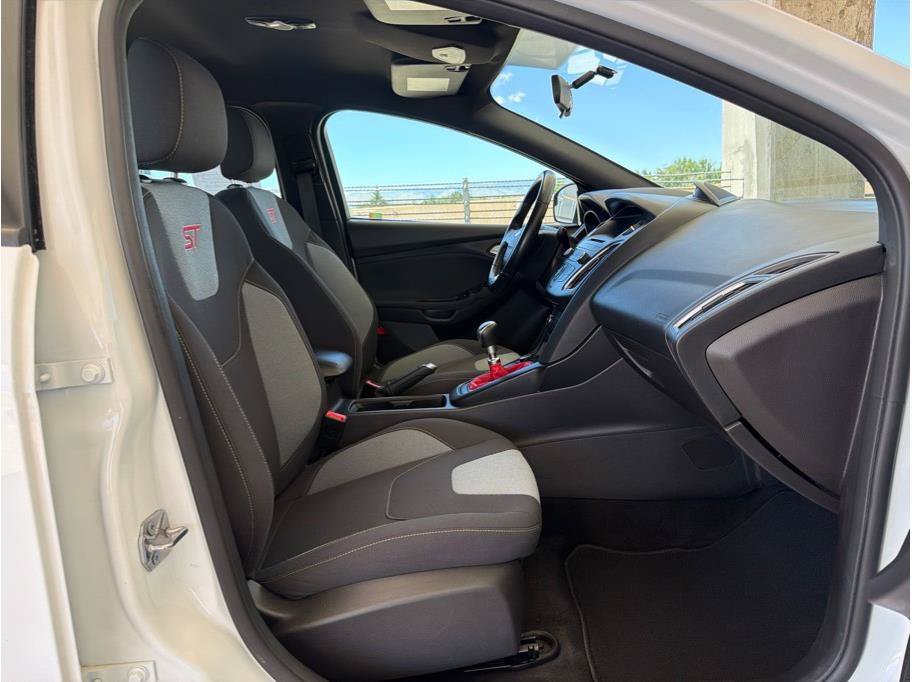 Used 2015 Ford Focus ST FWD image 14