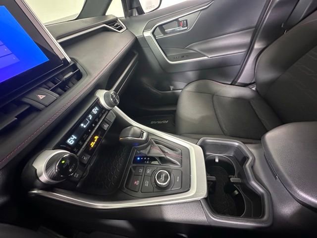 Used 2024 Toyota RAV4 SE w/ Weather & Moonroof Package AWD/4WD image 31