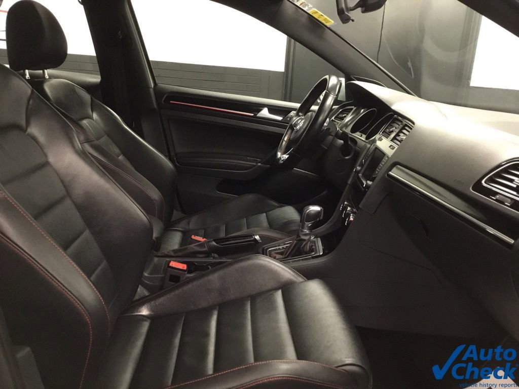 Used 2017 Volkswagen GTI SE image 35