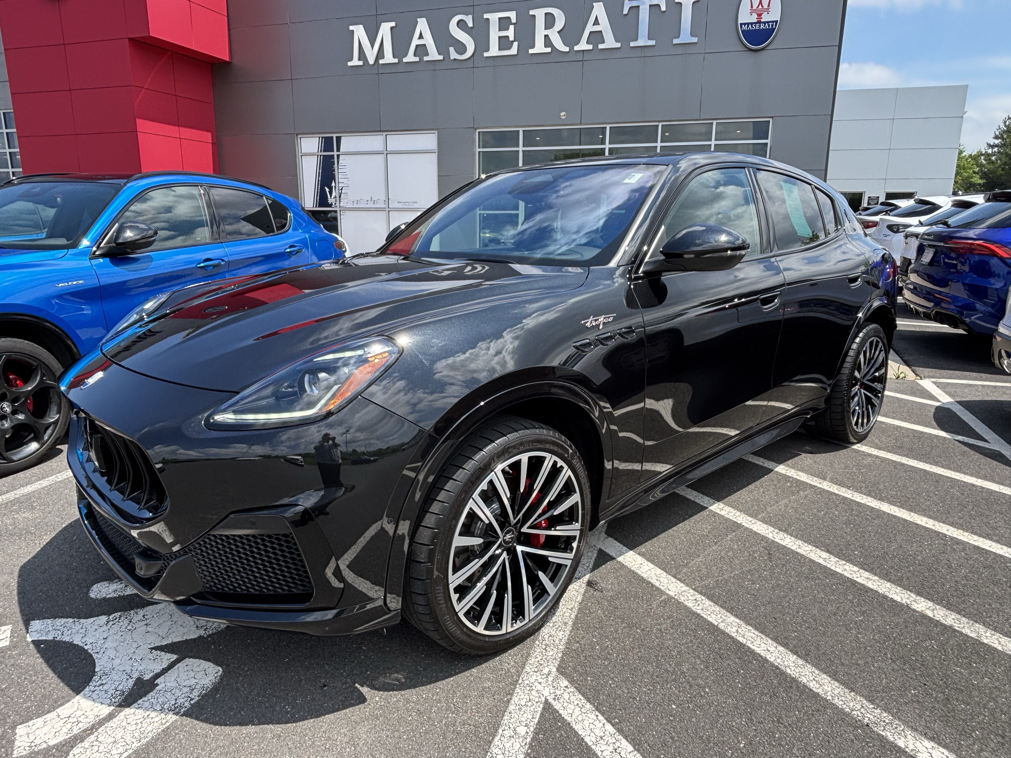 Used 2025 Maserati Grecale Folgore AWD/4WD image 3