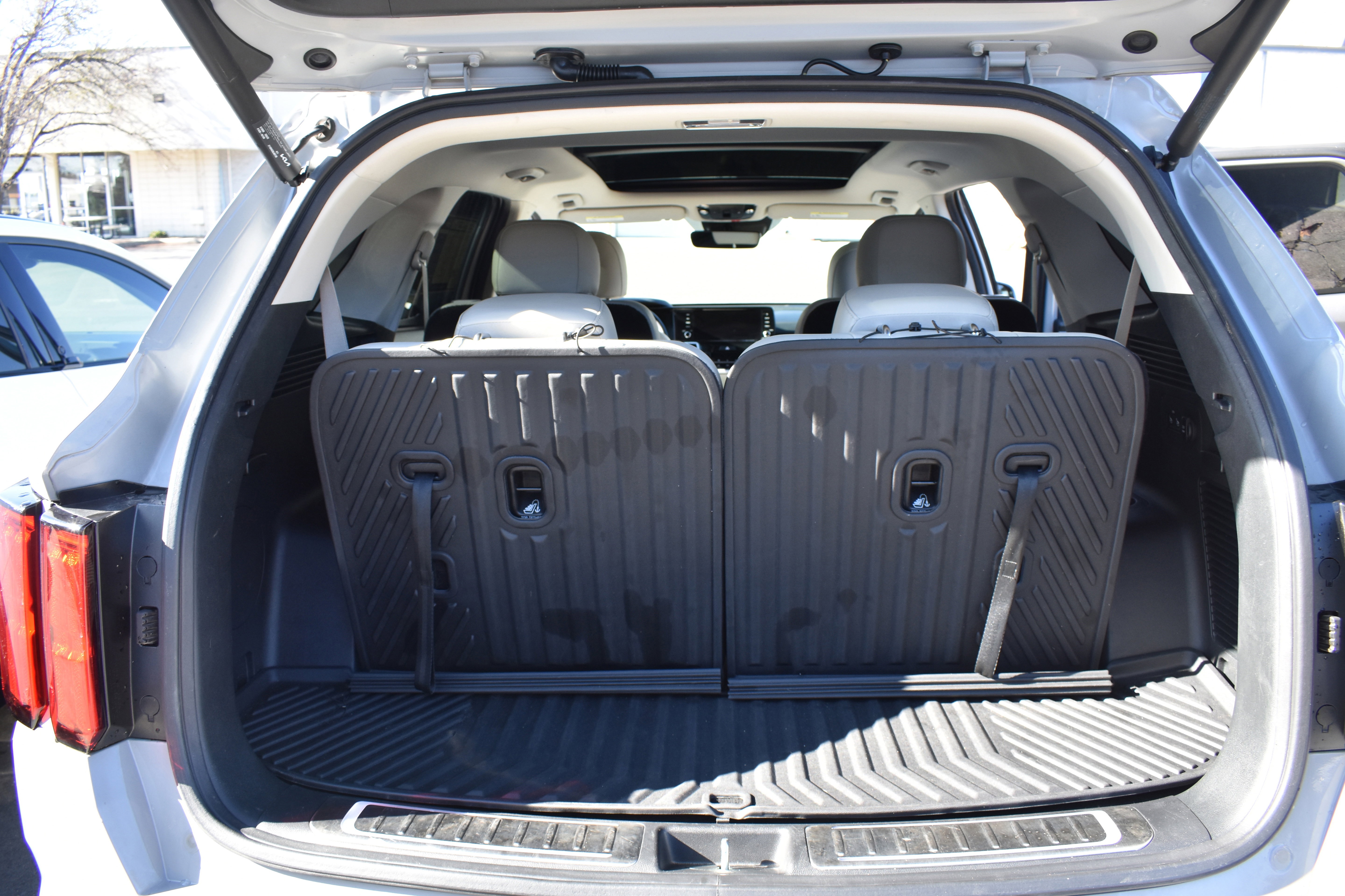 Used 2023 Kia Sorento SX image 37