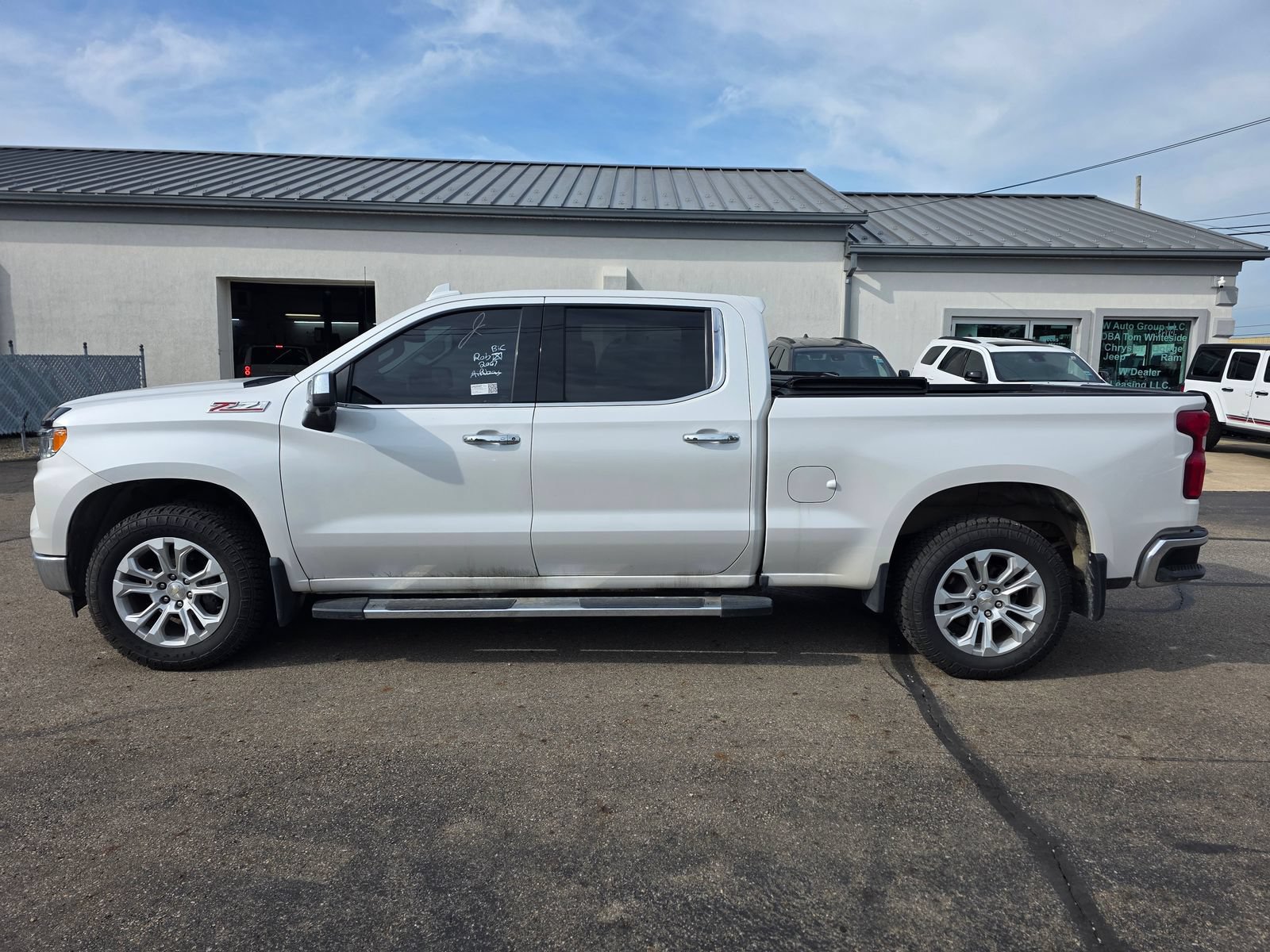 Used 2023 Chevrolet Silverado 1500 LTZ AWD/4WD image 6