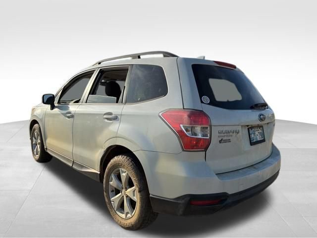 Used 2016 Subaru Forester 2.5i Premium AWD/4WD image 5