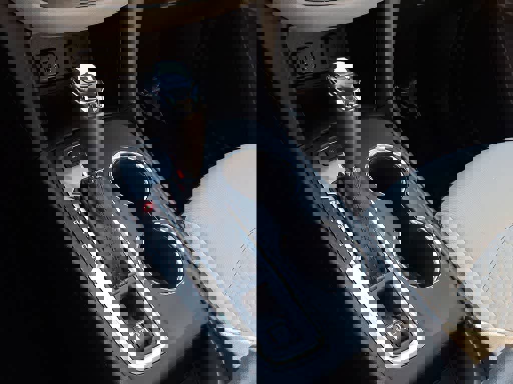 Used 2018 Chevrolet Equinox LT image 13