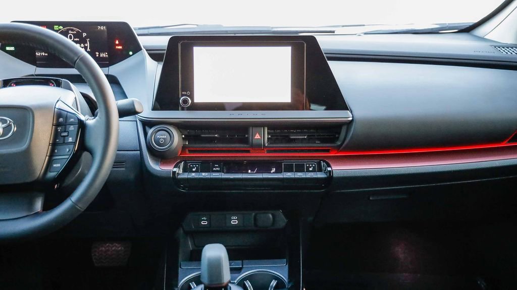 Used 2025 Toyota Prius Plug-In Hybrid image 16