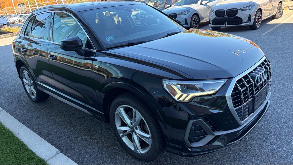 Used 2019 Audi Q3 2.0T Premium Plus w/ Premium Plus Package AWD/4WD image 5