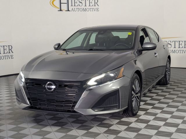 Used 2023 Nissan Altima 2.5 SV image 4