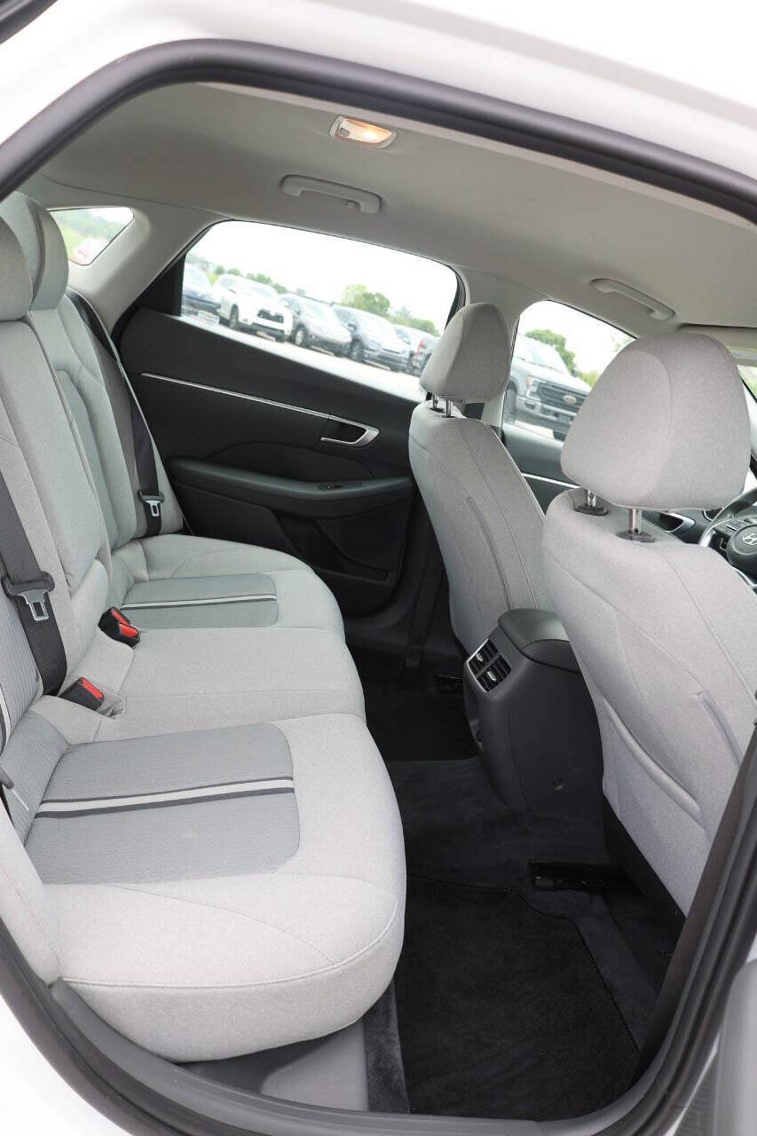 Used 2020 Hyundai Sonata SEL w/ Convenience Package FWD image 16