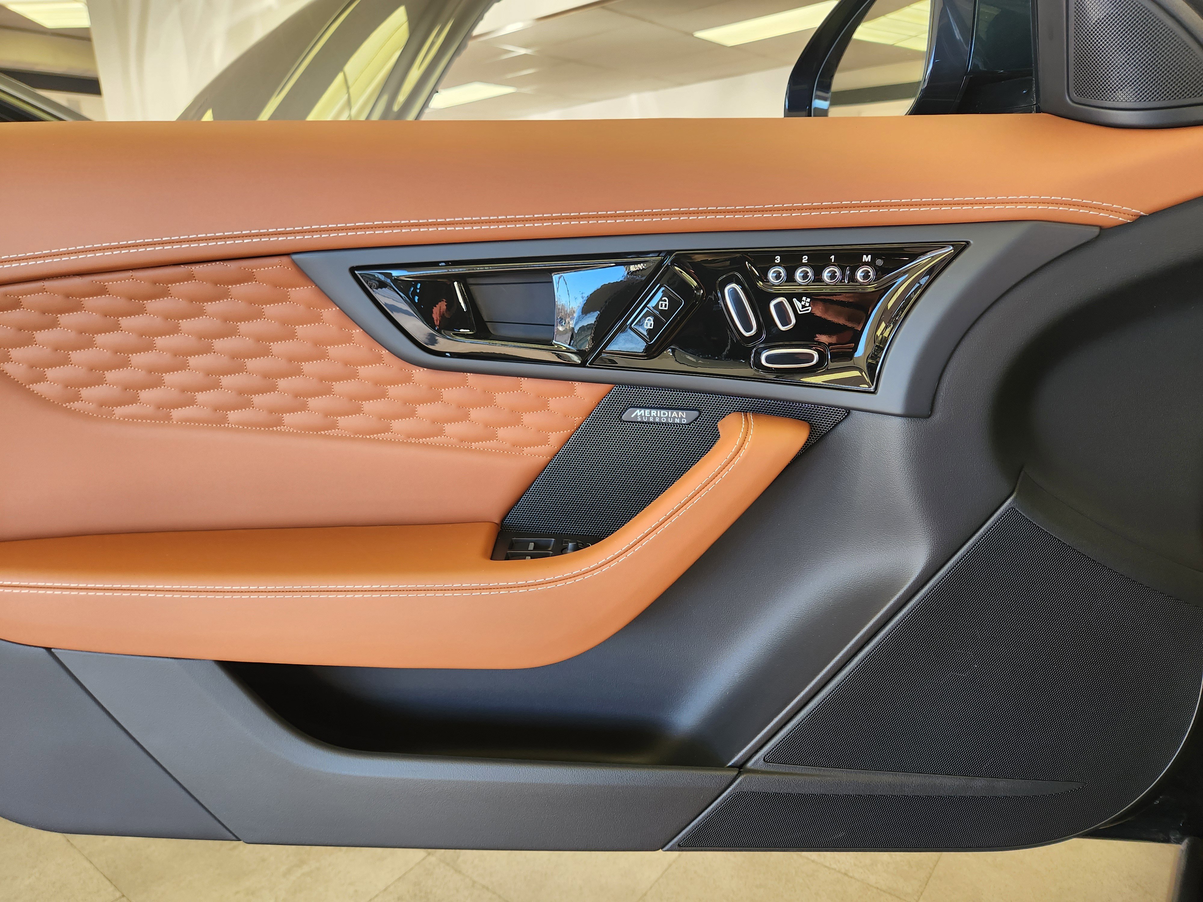 New 2024 Jaguar F-TYPE R image 15