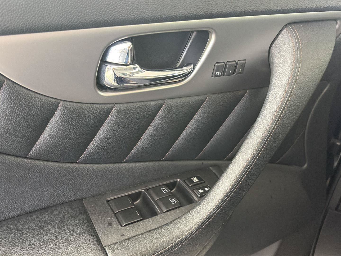 Used 2012 INFINITI FX35 AWD w/ Premium Pkg image 10