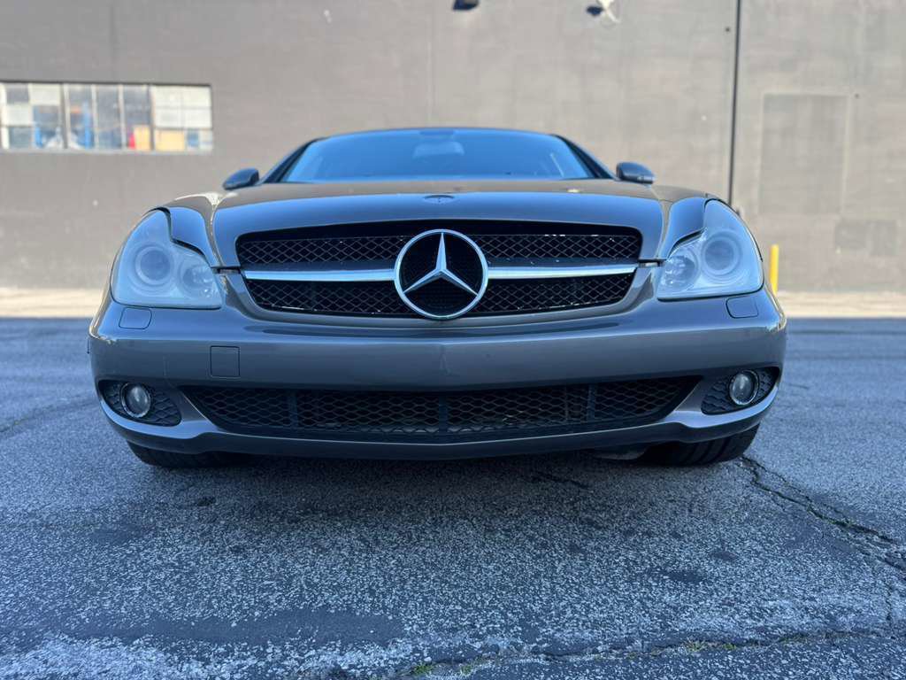 Used 2007 Mercedes-Benz CLS 550 CLS 550 4dr Sedan image 9