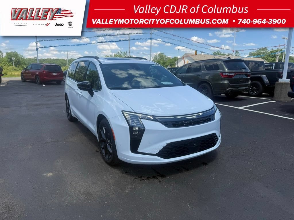 New 2027 Chrysler Pacifica Limited w/ S Appearance Package FWD image 1