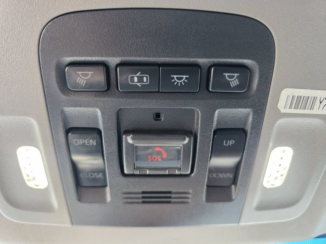 Used 2020 Toyota Camry SE FWD image 34