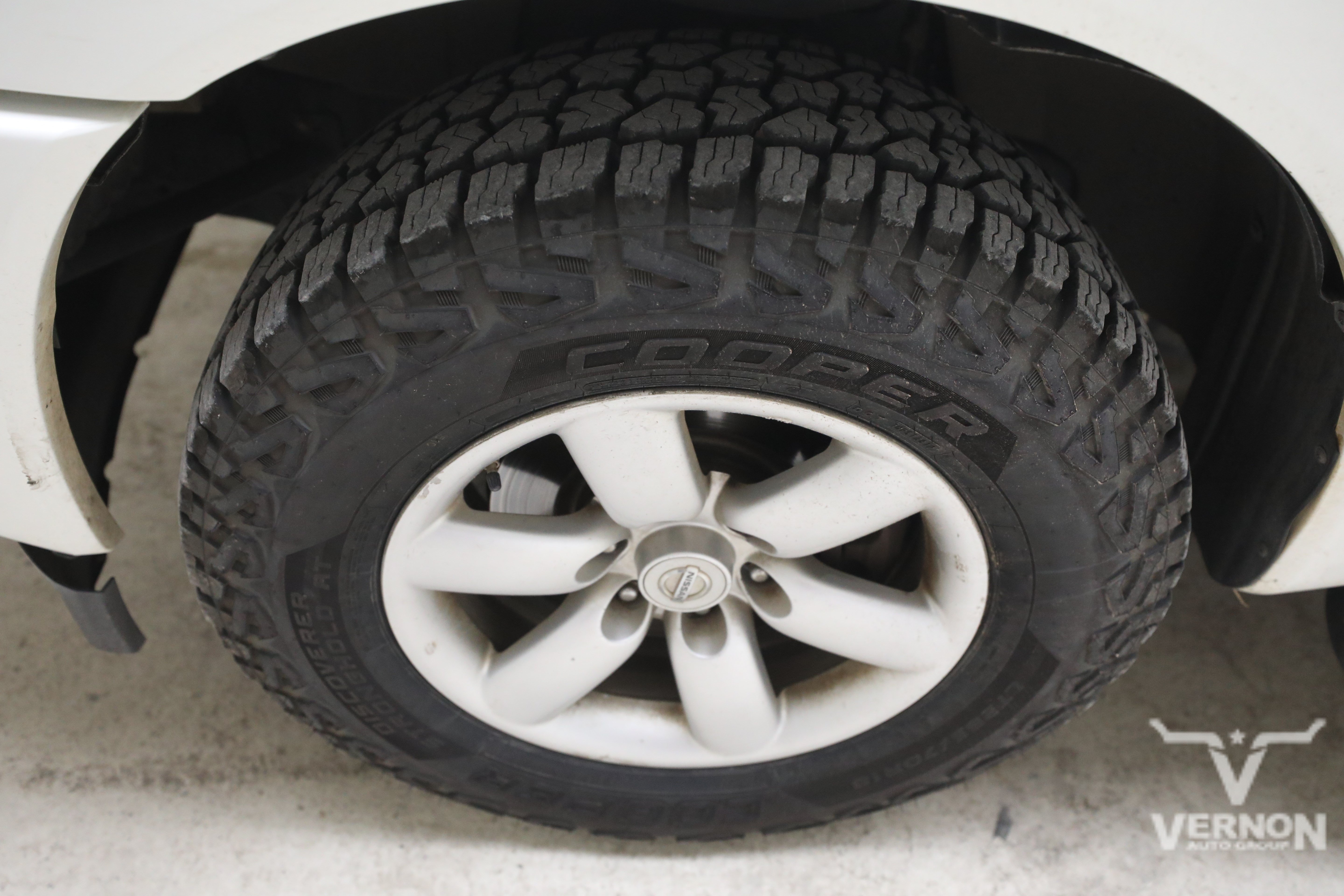 Used 2014 Nissan Titan SV RWD image 8