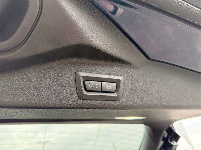 Used 2026 BMW X5 xDrive50e w/ Executive Package image 11