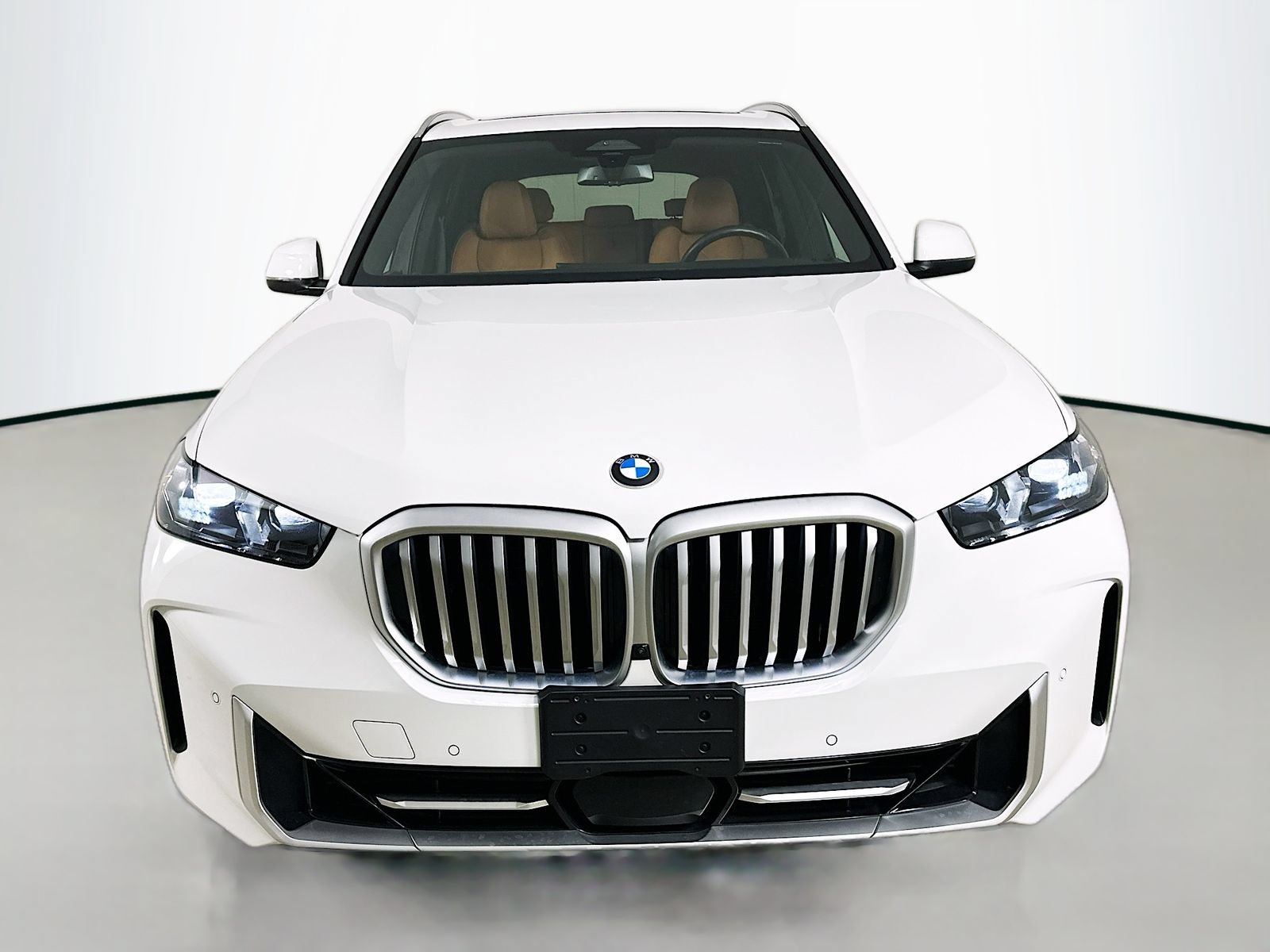 Used 2024 BMW X5 xDrive40i w/ Parking Assistance Package AWD/4WD image 2