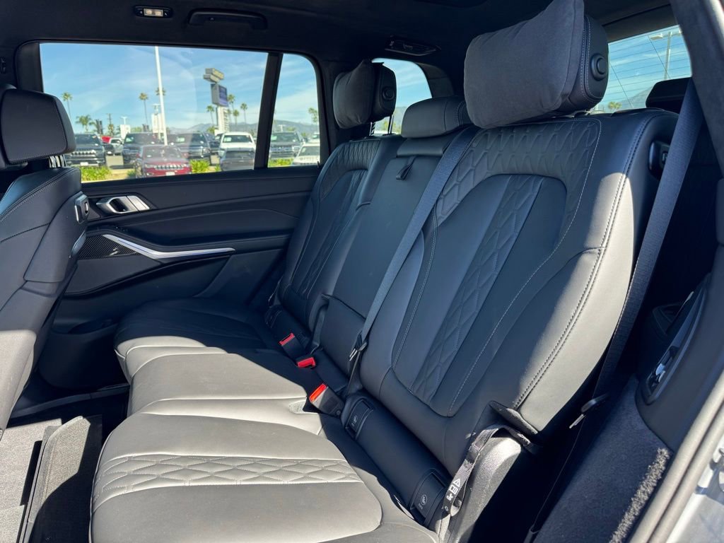 Used 2026 BMW X7 M60i image 4