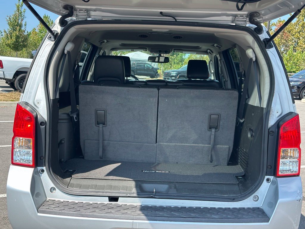 Used 2012 Nissan Pathfinder LE RWD image 17