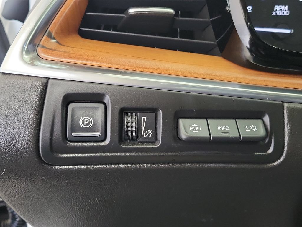 Used 2017 Cadillac XT5 Platinum w/ Driver Assist Package AWD/4WD image 35