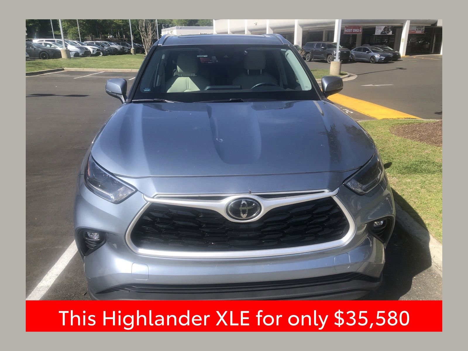 Used 2021 Toyota Highlander XLE FWD image 1