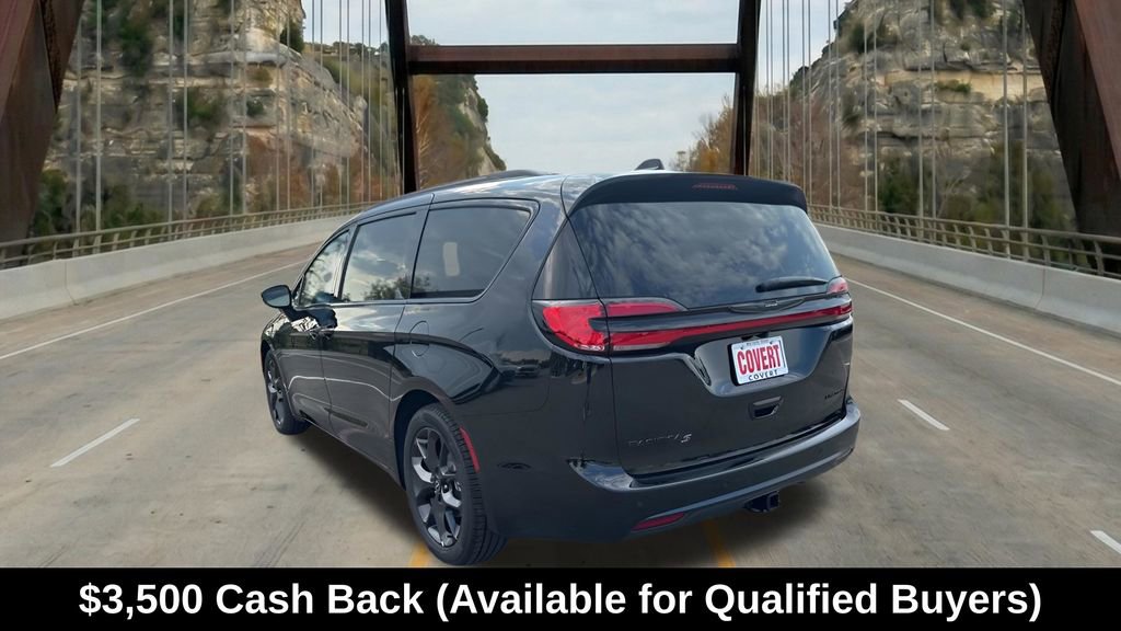 New 2026 Chrysler Pacifica Limited w/ S Appearance Package FWD image 8