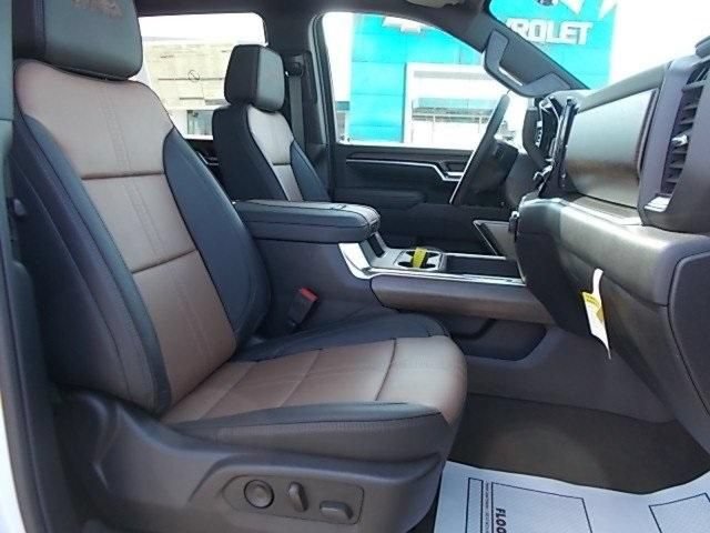 New 2025 Chevrolet Silverado 3500 High Country w/ High Country Premium Package image 17