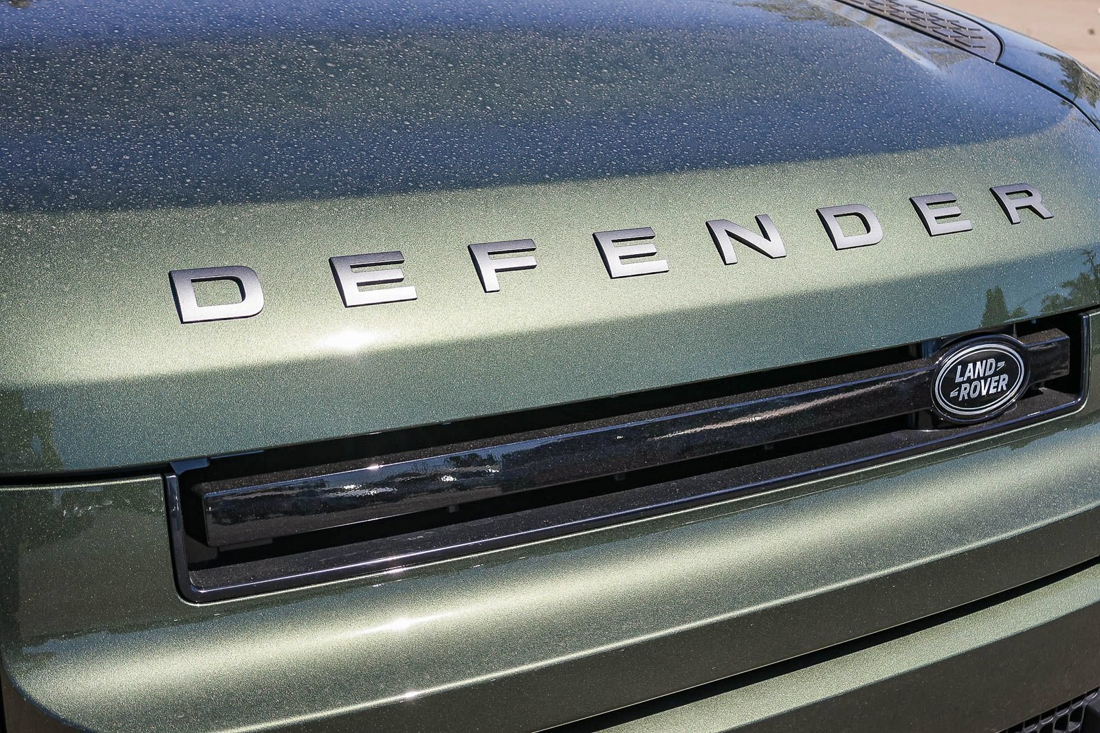 New 2026 Land Rover Defender 110 X-Dynamic SE AWD/4WD image 16