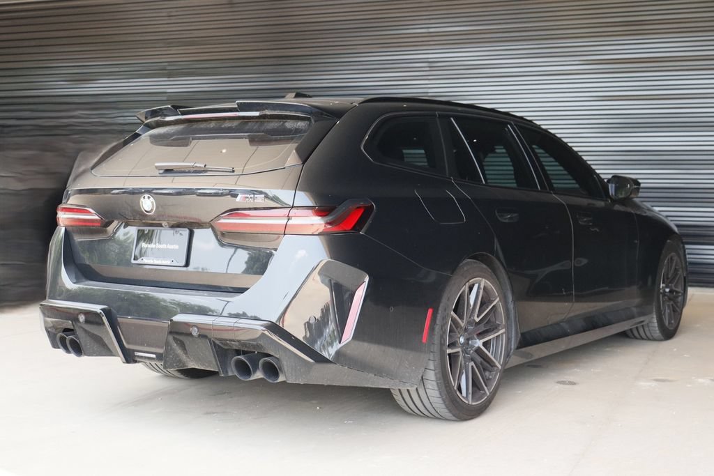 Used 2026 BMW M5 Touring AWD/4WD image 8