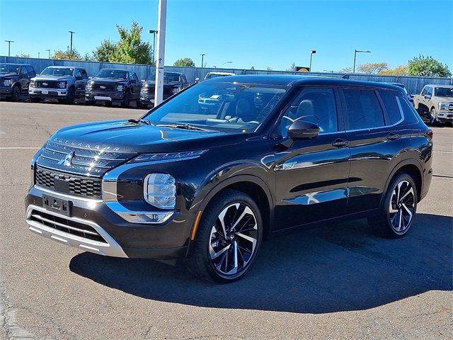 Used 2024 Mitsubishi Outlander SE image 3