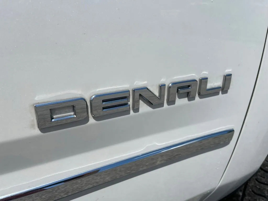 Used 2020 GMC Yukon Denali w/ Denali Ultimate Package AWD/4WD image 14