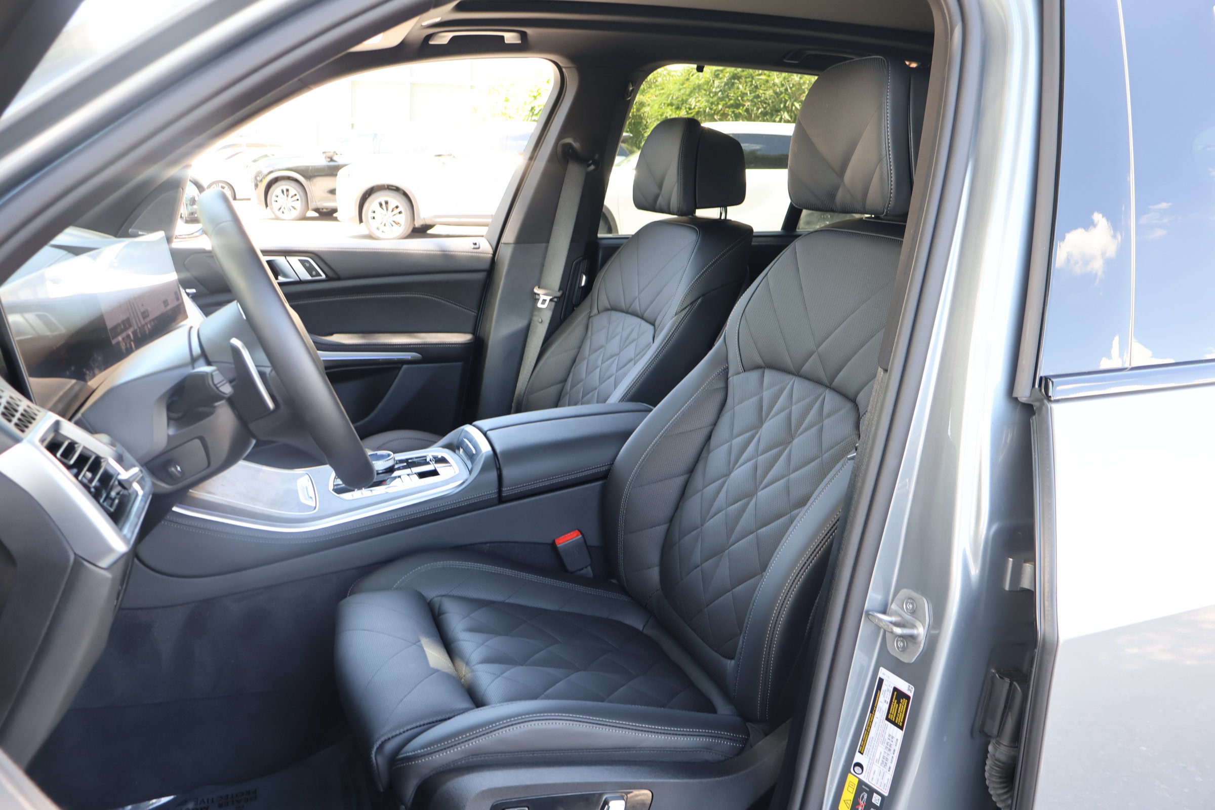 Used 2026 BMW X5 xDrive50e w/ Executive Package AWD/4WD image 2