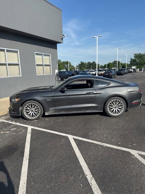 Used 2017 Ford Mustang GT w/ GT Performance Package RWD image 4