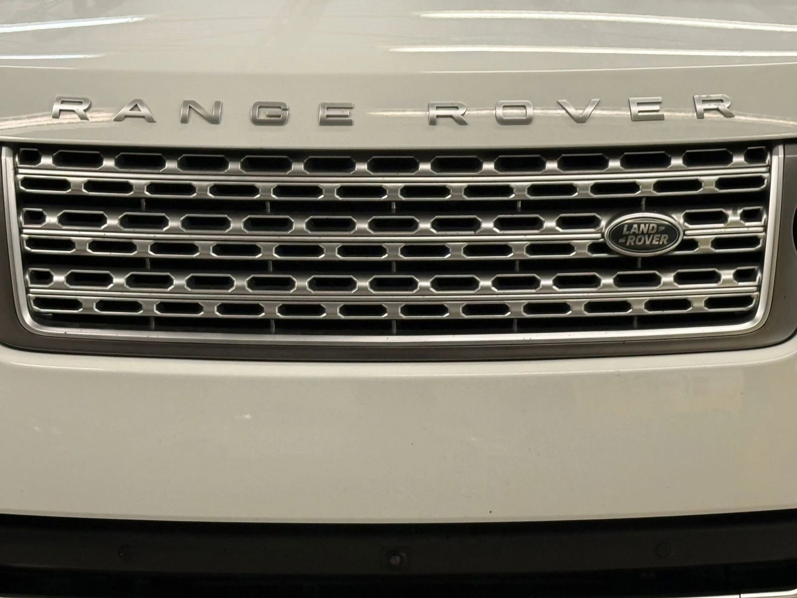 Used 2016 Land Rover Range Rover HSE image 5